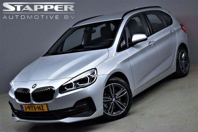 BMW 2-SERIE Active Tourer 218i 141pk Automaat Sport Line Org.NL Navi/Camera/Head-up/Sportstoelen/H.Leer/Trekhaak