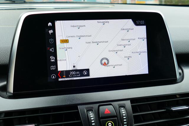 BMW 2-SERIE Active Tourer 218i. Navi, Clima, Cruise, StoelVerw, Led, 16"LMV, Haak 1300kg