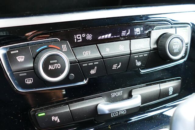 BMW 2-SERIE Active Tourer 218i. Navi, Clima, Cruise, StoelVerw, Led, 16"LMV, Haak 1300kg