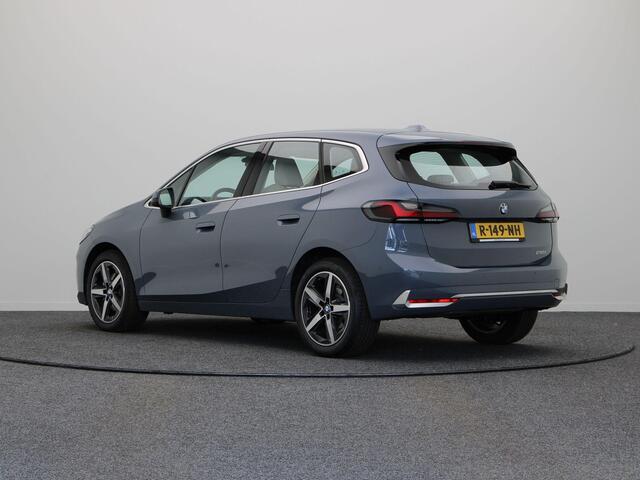 BMW 2-SERIE Active Tourer 218i | Stoelverwarming | Stuurwielverwarming | Automaat | Lederen bekleding |