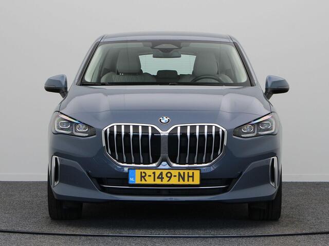 BMW 2-SERIE Active Tourer 218i | Stoelverwarming | Stuurwielverwarming | Automaat | Lederen bekleding |