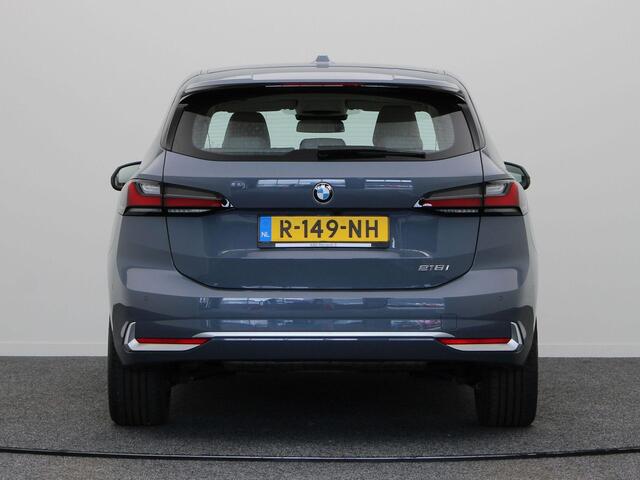 BMW 2-SERIE Active Tourer 218i | Stoelverwarming | Stuurwielverwarming | Automaat | Lederen bekleding |