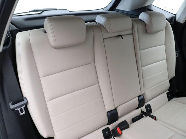 BMW 2-SERIE Active Tourer 218i | Stoelverwarming | Stuurwielverwarming | Automaat | Lederen bekleding |