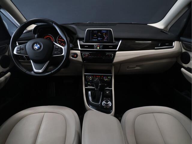 BMW 2-SERIE Active Tourer 218i Luxury [CAMERA, NAVIGATIE, ELEK ACHTERKLEP, VOL LEDER, CRUISE CONTROL, CLIMATE CONTROL, PARKEERSENSOR, NIEUWSTAAT]