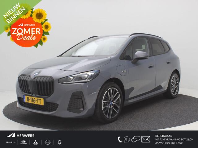 BMW 2-SERIE Active Tourer 225e xDrive / M-Sport / Harman Kardon / Groot glazen schuif-kanteldak / Elektr. wegklapbare Trekhaak / HUD Display / NL auto / Historie bekend / Dealer onderhouden / Full Option /