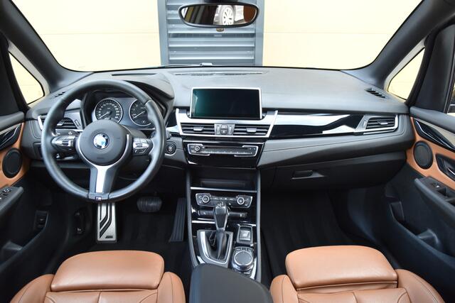 BMW 2-SERIE Active Tourer 218i High Executive * M Sportpakket * Stoelverwarming * Keyless entry * Head-up *