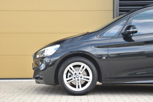 BMW 2-SERIE Active Tourer 218i High Executive * M Sportpakket * Stoelverwarming * Keyless entry * Head-up *