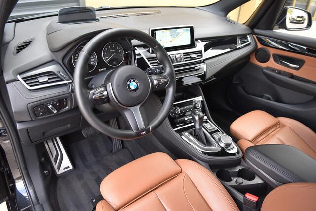 BMW 2-SERIE Active Tourer 218i High Executive * M Sportpakket * Stoelverwarming * Keyless entry * Head-up *