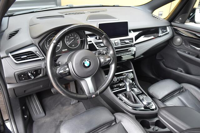 BMW 2-SERIE Active Tourer 220i High Executive * Sport line * Head-up * Panorama dak * Harman Kardon * LED *