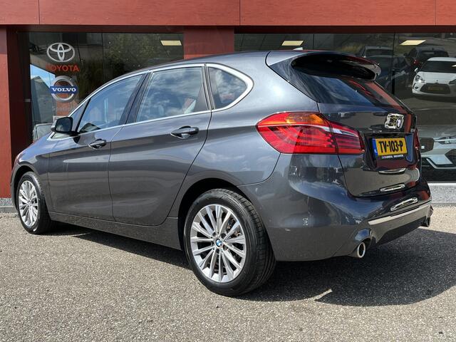 BMW 2-SERIE Active Tourer 220i High Executive | Head-up | Navi | Camera | Leer
