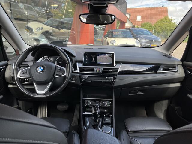 BMW 2-SERIE Active Tourer 220i High Executive | Head-up | Navi | Camera | Leer