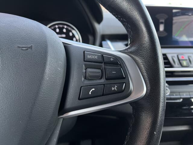 BMW 2-SERIE Active Tourer 220i High Executive | Head-up | Navi | Camera | Leer
