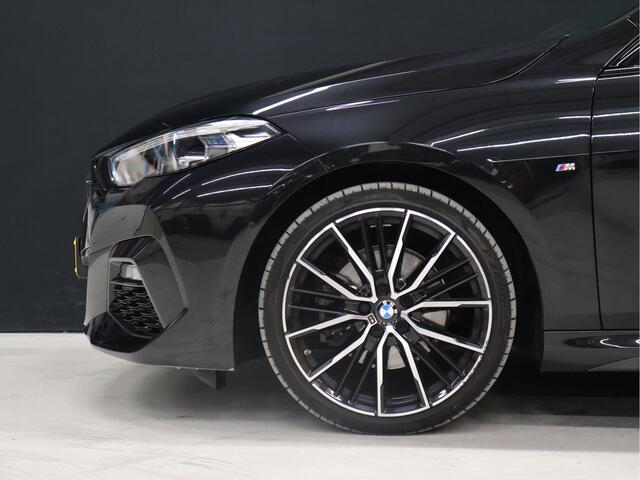 BMW 2-SERIE Gran Coupé 218i M Sport [SCHUIFKANTELDAK, M PAKKET, SFEERVERLICHTING, CAMERA, PDC V+A, APPLE CARPLAY, ANDROID, STUURVERWARMING, CRUISE CONTROL, NIEUWSTAAT]