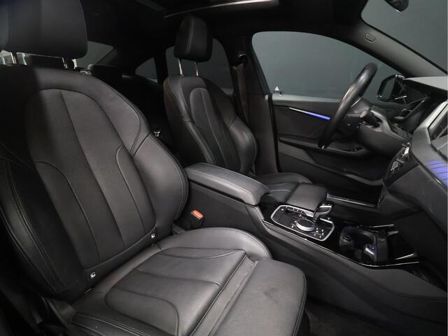 BMW 2-SERIE Gran Coupé 218i M Sport [SCHUIFKANTELDAK, M PAKKET, SFEERVERLICHTING, CAMERA, PDC V+A, APPLE CARPLAY, ANDROID, STUURVERWARMING, CRUISE CONTROL, NIEUWSTAAT]