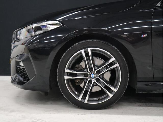 BMW 2-SERIE Gran Coupé 218i M Sport [LED, DAB, LIVE COCKPIT, SFEERVERLICHTING, CAMERA, PDC V+A, APPLE CARPLAY, ANDROID, M PAKKET, CRUISE CONTROL, NIEUWSTAAT]