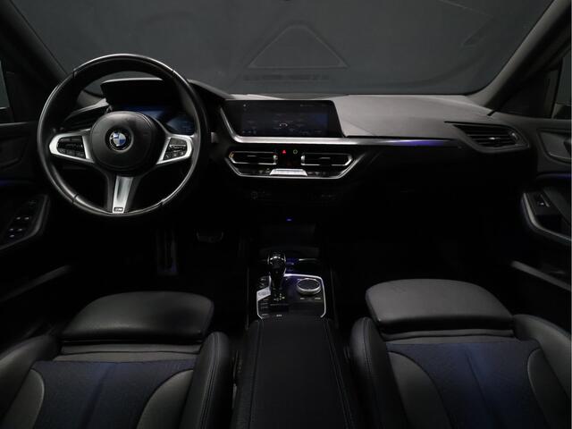 BMW 2-SERIE Gran Coupé 218i M Sport [LED, DAB, LIVE COCKPIT, SFEERVERLICHTING, CAMERA, PDC V+A, APPLE CARPLAY, ANDROID, M PAKKET, CRUISE CONTROL, NIEUWSTAAT]
