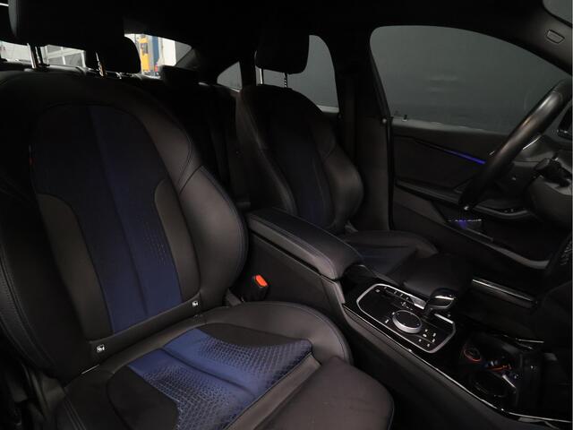 BMW 2-SERIE Gran Coupé 218i M Sport [LED, DAB, LIVE COCKPIT, SFEERVERLICHTING, CAMERA, PDC V+A, APPLE CARPLAY, ANDROID, M PAKKET, CRUISE CONTROL, NIEUWSTAAT]