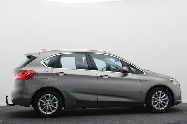 BMW 2-SERIE Active Tourer 218i Centennial High Executive Leer, LED, Head-Up, Navigatie, Stoelverwarming, Afn. Trekhaak