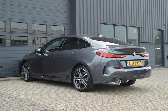 BMW 2-SERIE Gran Coupé 218i High Executive | M-PAKKET | CAMERA | CARPLAY | LED |