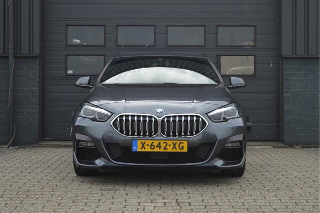 BMW 2-SERIE Gran Coupé 218i High Executive | M-PAKKET | CAMERA | CARPLAY | LED |