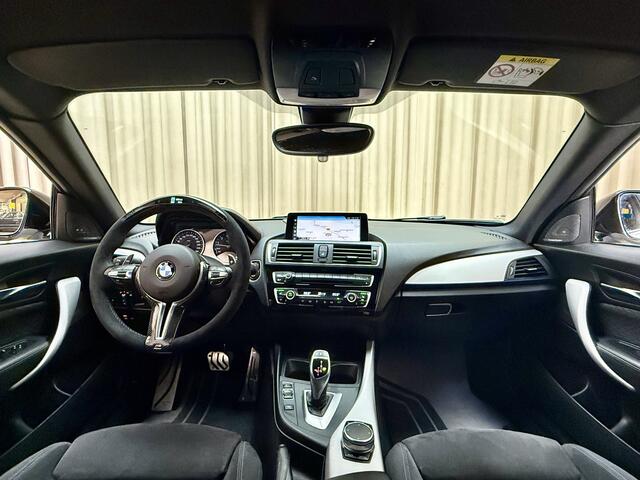BMW 2-SERIE Coupé M240i *M-PERFORMANCE* Spoilerpakket / Harman Kardon / Alcantara / Memory Seat / Keyless / Stoelverwarming / 18"LMV