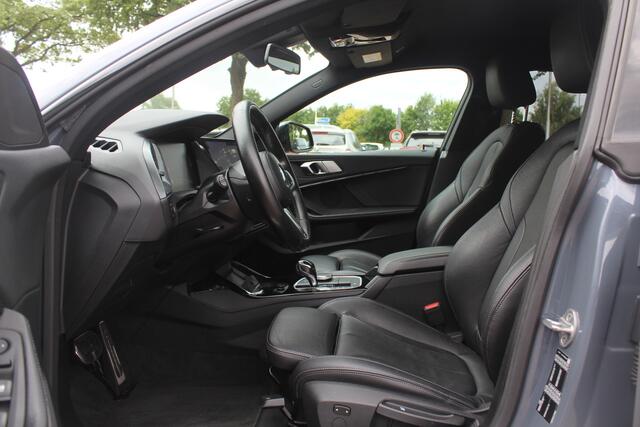 BMW 2-SERIE Gran Coupé 218i High Executive Ed. M Sport / Camera / Leder / Navigatie / 18'' / ACC / DAB / Virtual Cockpit / Stoelverwarming / Cruise Control