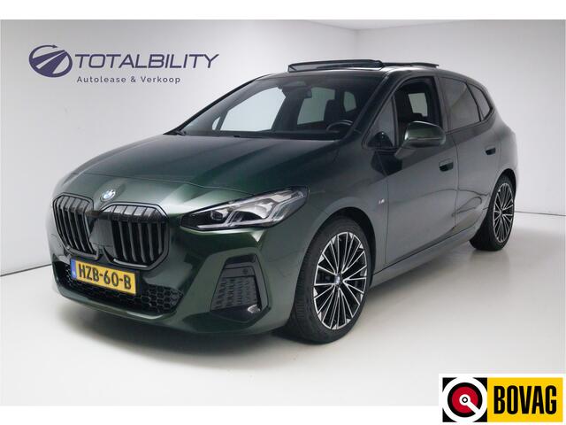 BMW 2-SERIE Active Tourer 218i M-sport | Panoramadak | Leer | Harman Kardon | Stoel- en stuurverwarming | HUD | Electrische klep 360 Camera, Assisted driving, Navigatie, Shadowline, Keyless, Helemaal, 19'' Individual. VOL!