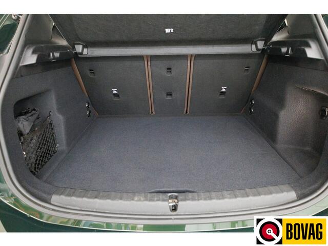 BMW 2-SERIE Active Tourer 218i M-sport | Panoramadak | Leer | Harman Kardon | Stoel- en stuurverwarming | HUD | Electrische klep 360 Camera, Assisted driving, Navigatie, Shadowline, Keyless, Helemaal, 19'' Individual. VOL!