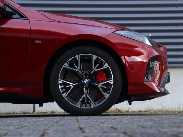BMW 2-SERIE Gran Coupé 220 | M Sportpakket Pro | Panodak | Harman Kardon | Getint Glas | Premium Pack | Driving Assistant | Comfort Acces | 18'' LMV