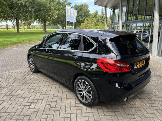 BMW 2-SERIE Active Tourer | NAVI | CLIMA | PDC | STOELVERWARMING 218i