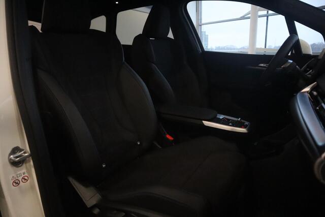 BMW 2-SERIE Active Tourer 220i M-sportpakket | Premium Pack | Travel Pack | Elektr. Trekhaak