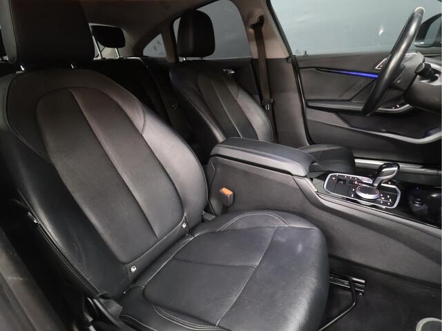 BMW 2-SERIE Gran Coupé 218i Business Edition Plus [CRUISE CONTROL, CAMERA, PDC ACHTER, APPLE CARPLAY, ANDROID AUTO, SFEERVERLICHTING, STOELVERWARMING, AUTO AIRCO, NAVIGATIE, NIEUWSTAAT]