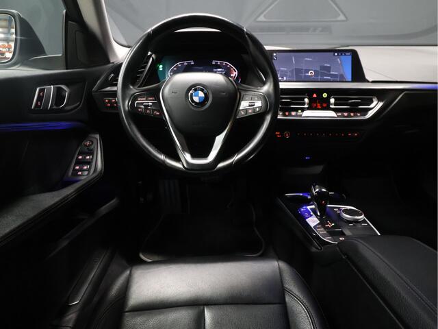 BMW 2-SERIE Gran Coupé 218i Business Edition Plus [CRUISE CONTROL, CAMERA, PDC ACHTER, APPLE CARPLAY, ANDROID AUTO, SFEERVERLICHTING, STOELVERWARMING, AUTO AIRCO, NAVIGATIE, NIEUWSTAAT]