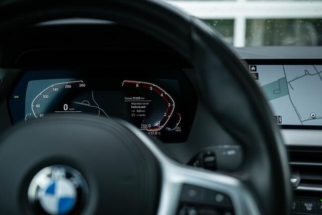 BMW 2-SERIE 218 218i High Executive | M-Sport | Panorama | Memory | Cruise | Keyless | Trekhaak | Elek. stoelbediening | 18' inch |