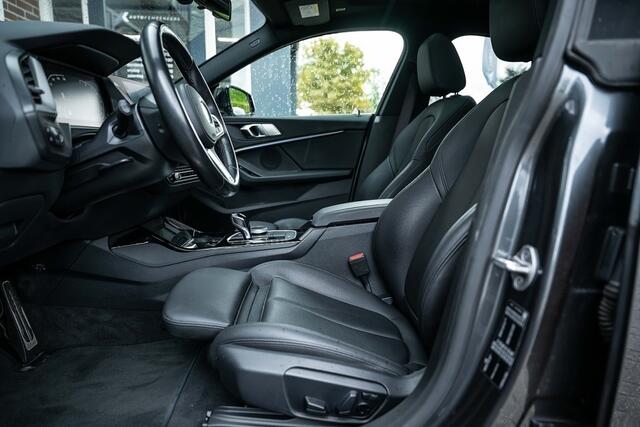 BMW 2-SERIE 218 218i High Executive | M-Sport | Panorama | Memory | Cruise | Keyless | Trekhaak | Elek. stoelbediening | 18' inch |
