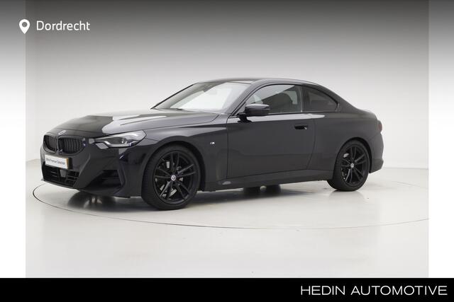 BMW 2-SERIE Coupé 220i Coupe | M-Sport | Camera | 19" | Voorbereiding Driving Assistance | Schuifdak | Harman Kardon