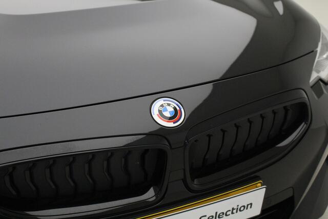 BMW 2-SERIE Coupé 220i Coupe | M-Sport | Camera | 19" | Voorbereiding Driving Assistance | Schuifdak | Harman Kardon