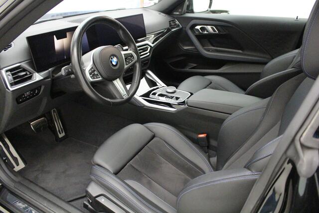 BMW 2-SERIE Coupé 220i Coupe | M-Sport | Camera | 19" | Voorbereiding Driving Assistance | Schuifdak | Harman Kardon