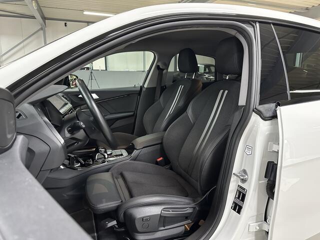 BMW 2-SERIE Gran Coupé 218i Executive 140pk | Stoelverwarming | 18 inch | PDC | Navi