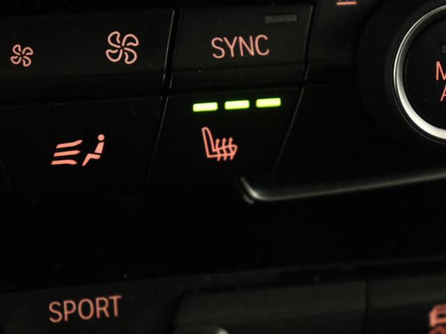 BMW 2-SERIE Active Tourer 218i Sport Line | Stoelverwarming | Full LED | Sportstoelen | Navigatie | Bluetooth | Park Assist | Climate control | Cruise control