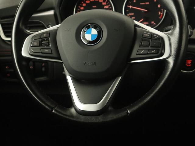 BMW 2-SERIE Active Tourer 218i Sport Line | Stoelverwarming | Full LED | Sportstoelen | Navigatie | Bluetooth | Park Assist | Climate control | Cruise control