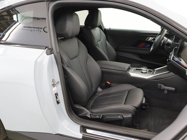 BMW 2-SERIE Coupé 218i | M-Sport | Live Dashboard Plus | Apple Carplay/Android Auto | NL auto | Cruise control adaptief | 19'' LMV | Stoelverwarming | Sportstoelen |