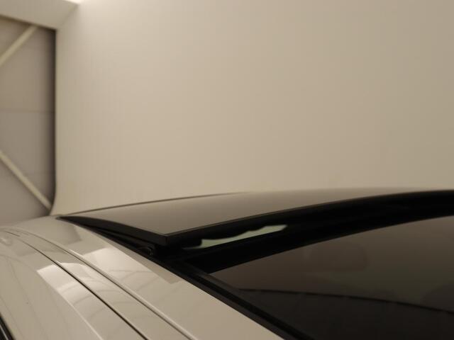 BMW 2-SERIE 218i High Executive | Panoramadak | Sport Line | Leder | Harman/Kardon | Adaptive cruise | Stuurverwarming | Carplay | Camera | Navigatie | Full LED | Park Assist | Sportstoelen | Live Cockpit