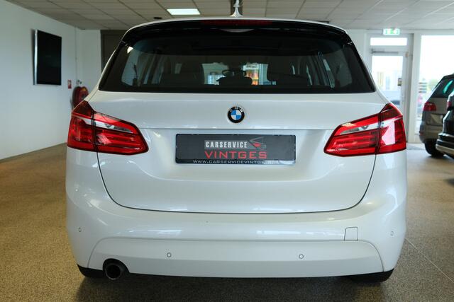 BMW 2-SERIE Active Tourer 225xe iPerformance Centennial High Executive Pano, Navi, Xenon, Plugin17"inch, Stoelverwarming, 225PK!