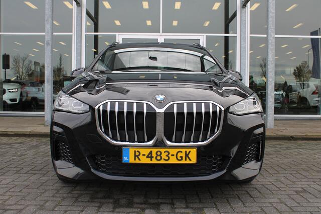 BMW 2-SERIE Active Tourer 218i | M-pakket | El. Trekhaak | AppleCarplay | Keyless | El. Achterklep
