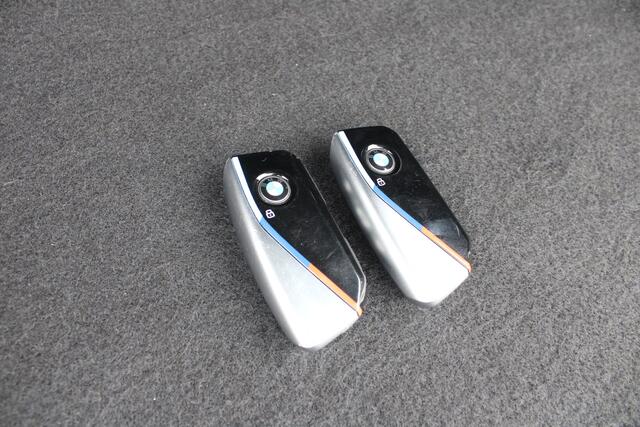 BMW 2-SERIE Active Tourer 218i | M-pakket | El. Trekhaak | AppleCarplay | Keyless | El. Achterklep