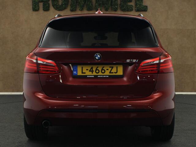 BMW 2-SERIE Active Tourer 218i High Executive - ELEKTRISCHE ACHTERKLEP - KEYLESS START - VOORSTOELEN VERWARMD - NAVIGATIE - CRUISE CONTROL - CLIMATE CONTROL- BLUETOOTH - SPORTSTOELEN- MISTLAMPEN VOOR