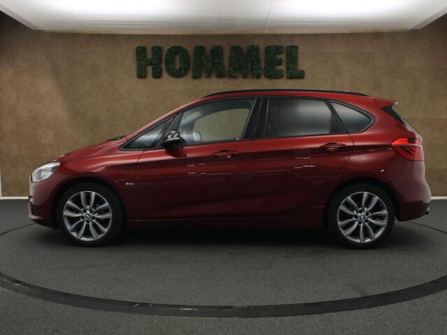 BMW 2-SERIE Active Tourer 218i High Executive - ELEKTRISCHE ACHTERKLEP - KEYLESS START - VOORSTOELEN VERWARMD - NAVIGATIE - CRUISE CONTROL - CLIMATE CONTROL- BLUETOOTH - SPORTSTOELEN- MISTLAMPEN VOOR