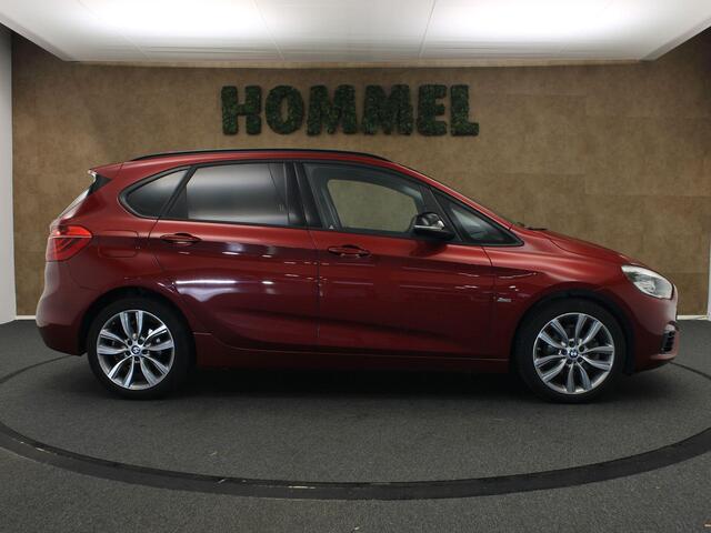 BMW 2-SERIE Active Tourer 218i High Executive - ELEKTRISCHE ACHTERKLEP - KEYLESS START - VOORSTOELEN VERWARMD - NAVIGATIE - CRUISE CONTROL - CLIMATE CONTROL- BLUETOOTH - SPORTSTOELEN- MISTLAMPEN VOOR