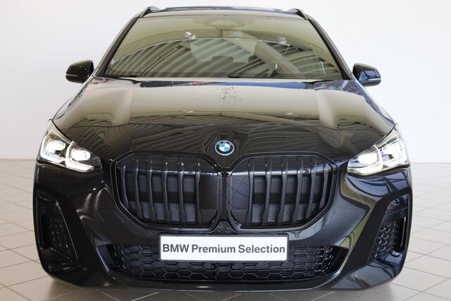 BMW 2-SERIE Active Tourer 225e xDrive M Sportpakket Pro | Driving Assitant Plus | Panoramadak | Trekhaak